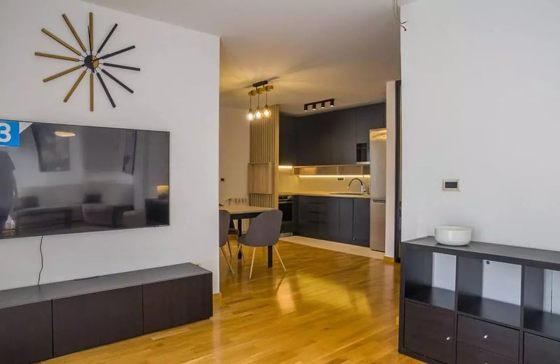 Long-term rent 3-room apartment in Vračar, Belgrade, 58m², with air conditioning and dishwasher