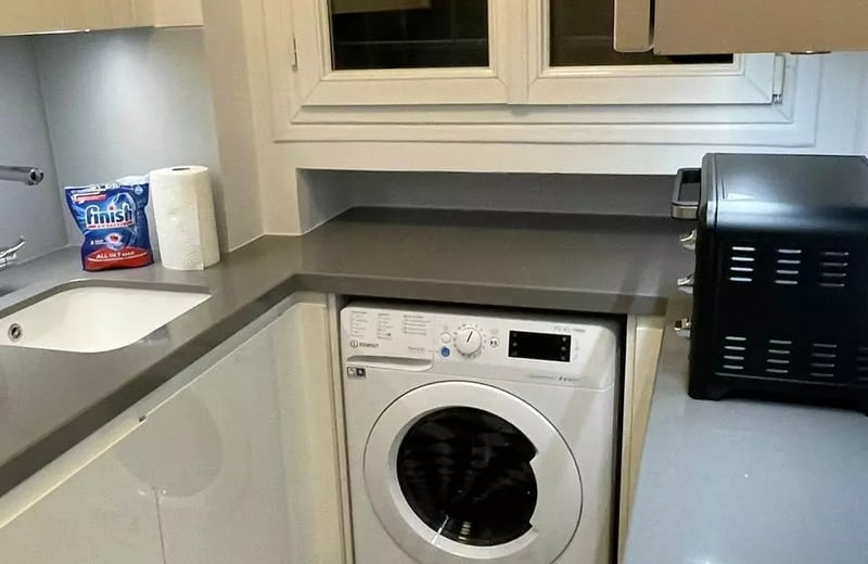 Long-term rental of a 2-room apartment in the 16th arrondissement, Paris, France