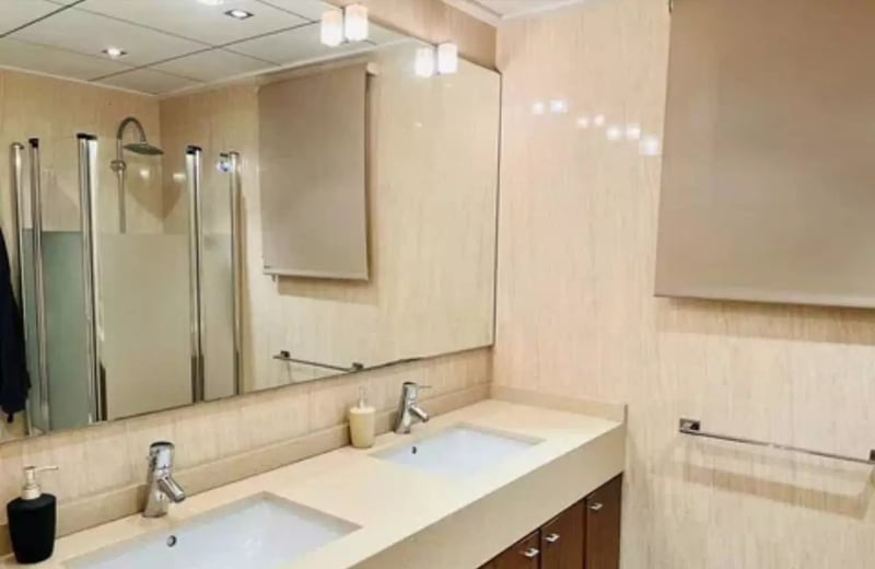 Long-term rental of a spacious 3-bedroom apartment in Elche, Spain