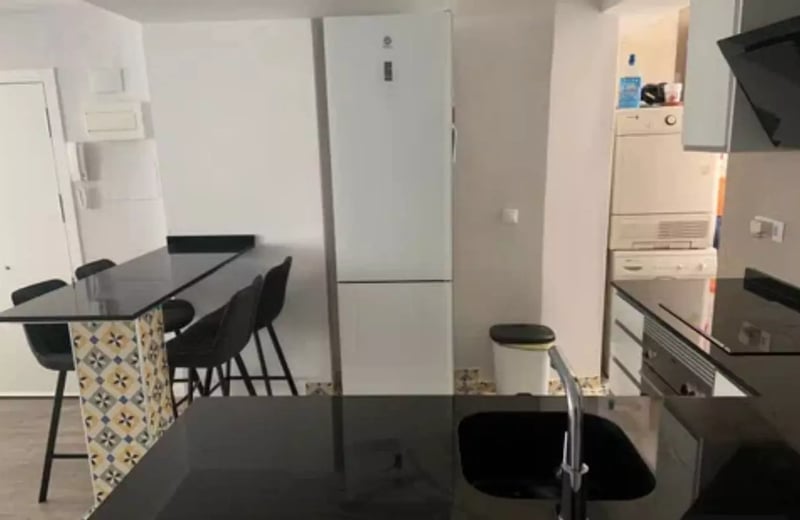 Long-term rental of a spacious apartment 110 m² with AC and parking space in Alicante