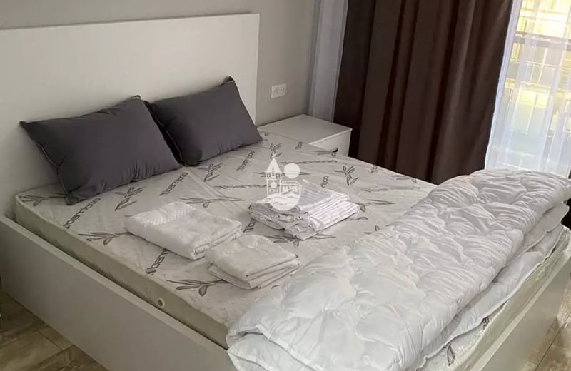 Alquiler a largo plazo estiloso apartamento 1+1 cerca de la zona de Metro City, Batumi, Georgia