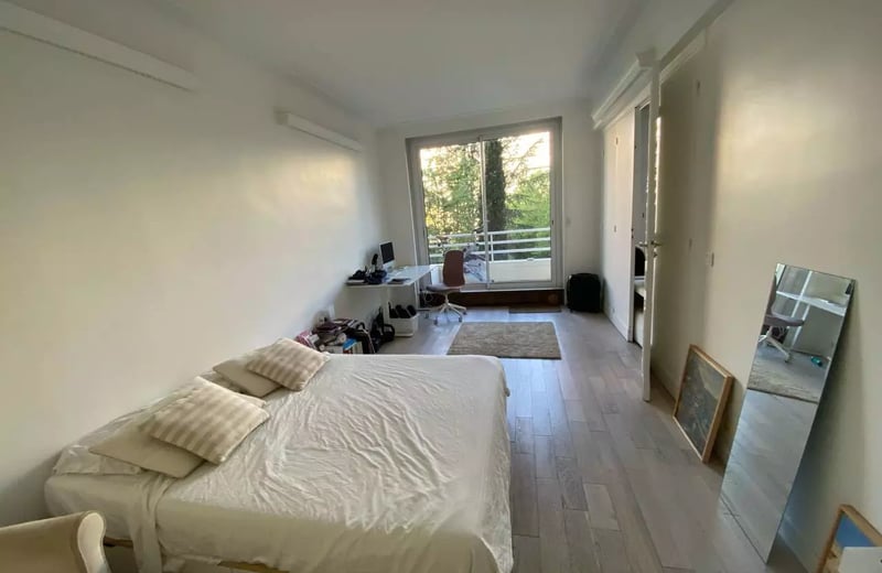 Alquiler a largo plazo apartamento de 5 habitaciones 112m² con balcón en el distrito 16 de París