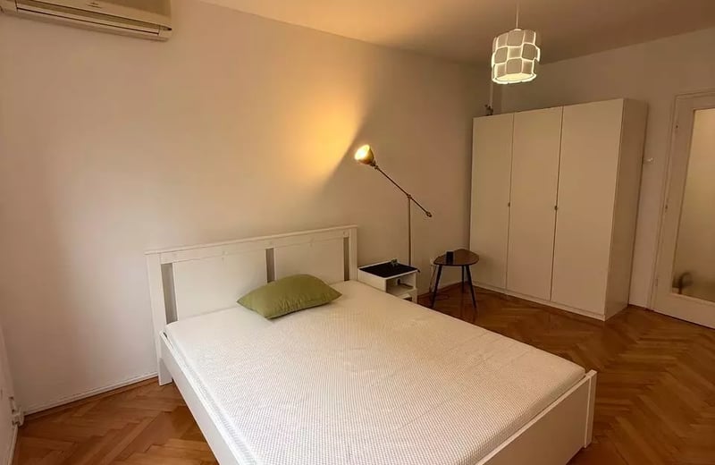 Долгосрочная аренда в Белграде: 2к квартира 65м² с техникой и отоплением