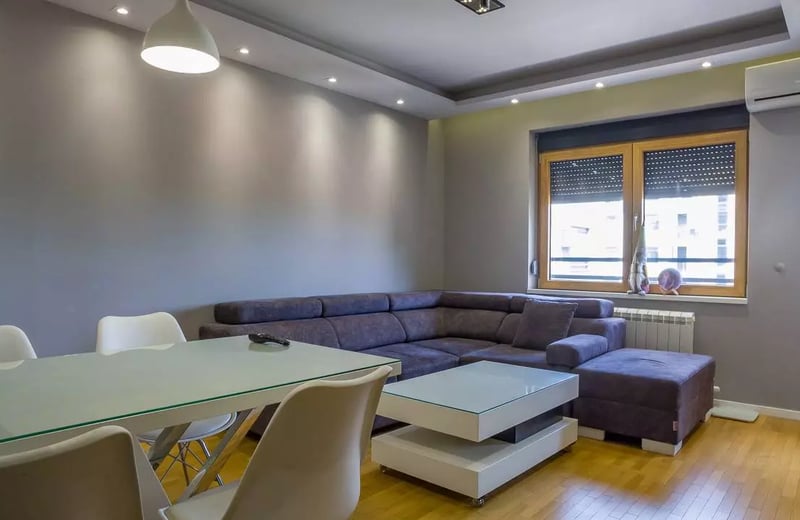 Long-term rental in Belgrade: 2-room apartment, 47 m², in Zemun with balcony and appliances