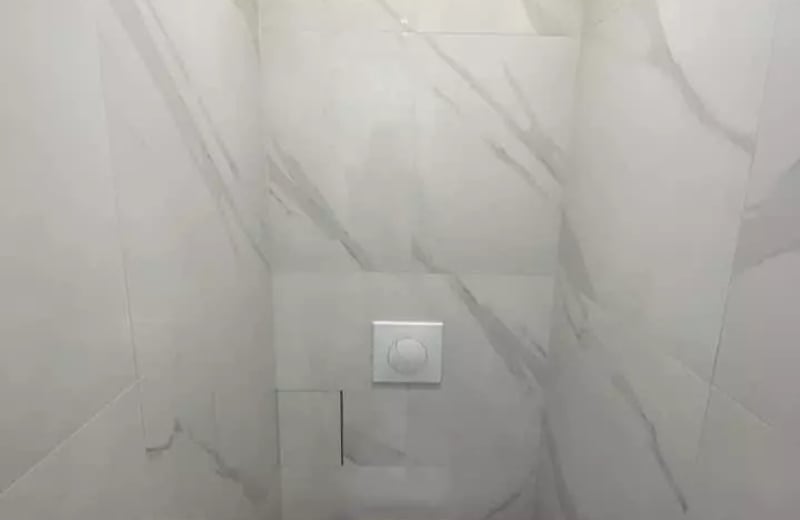 Alquiler a largo plazo en París: estudio de 35 m² en Rue Berri con estacionamiento y todas las comodidades