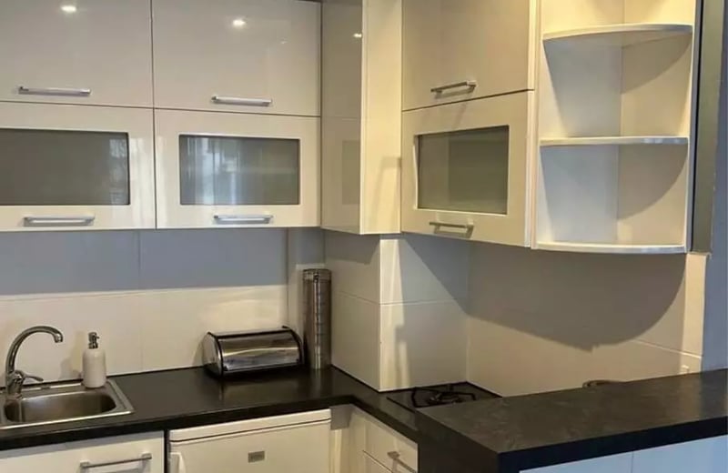 Long-term rental in Wrocław: 1-room apartment, 25 m², in Śródmieście district near park and shops