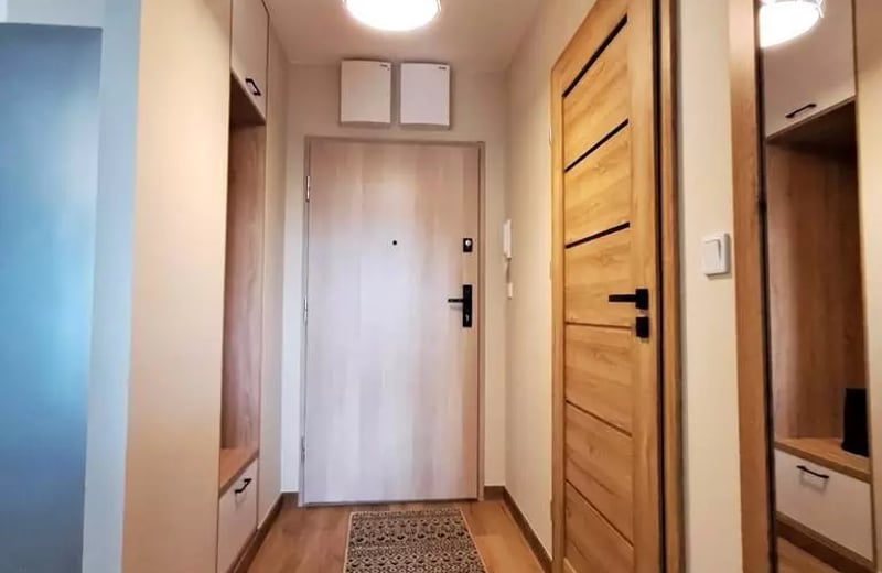 Long-term rental in Wrocław modern 2-room apartment, 41 m², with parking in Atal complex