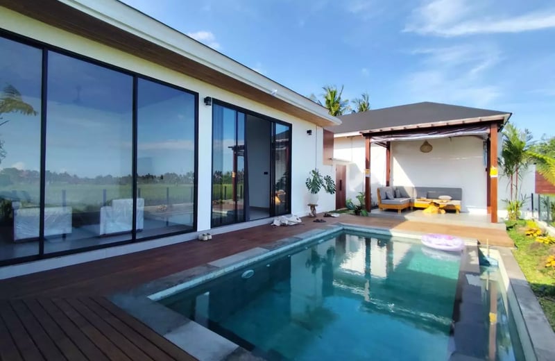 Long-term rental in Bali brand-new villa in Peliatan with pool and rice field view