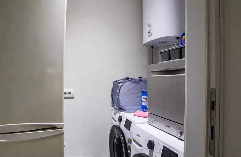 Long-term rental in Belgrade — 51 m² three-room apartment with balcony and appliances near the city center