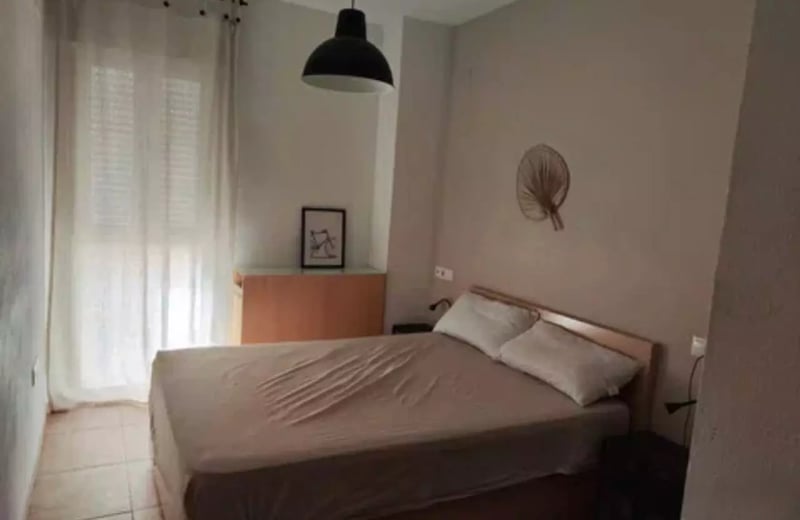 Long-term rental of a 90 m² apartment with patio, 3 bedrooms and 2 bathrooms in Alicante, pets negotiable