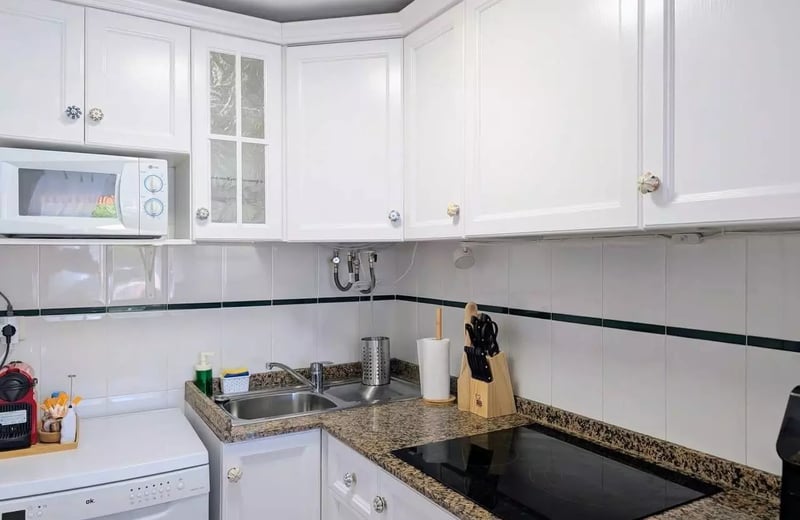 Долгосрочная аренда уютной 2-комнатной квартиры с бассейном в Торревьехе, всего в 2 минутах от пляжа Дель Кура