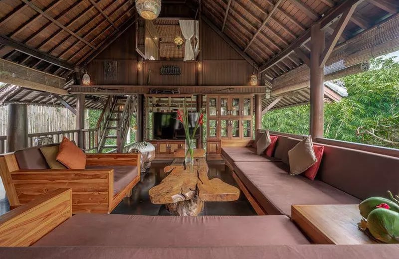 Long-term rental of a spacious villa in Jalan Jembawan area, Ubud