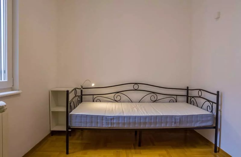 Long-term rental in Belgrade – 3-room apartment 62 m² with balcony and appliances