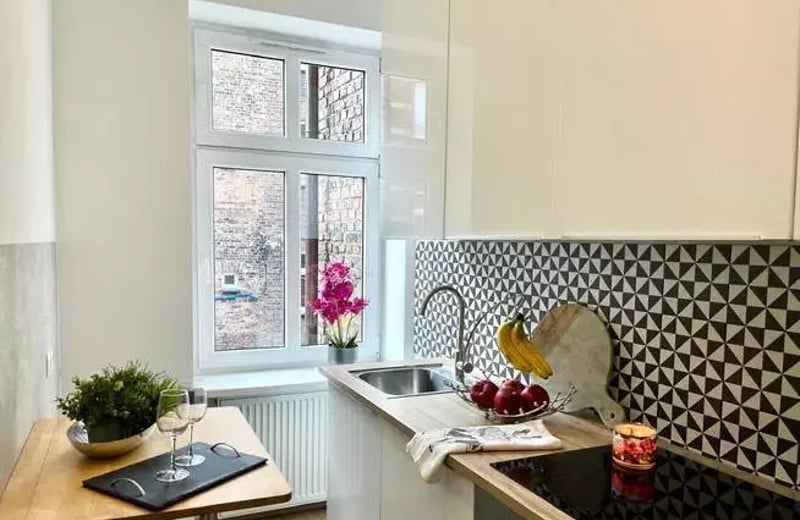 Alquiler a largo plazo amplio piso de 4 habitaciones en el centro de Katowice, ideal para estudiantes o familia