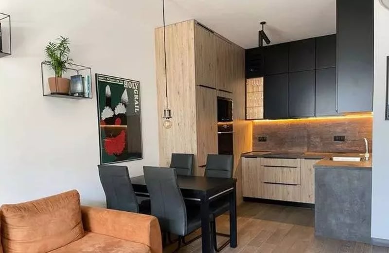 Длительная аренда 2-комнатной квартиры с балконом в районе Охота, Варшава