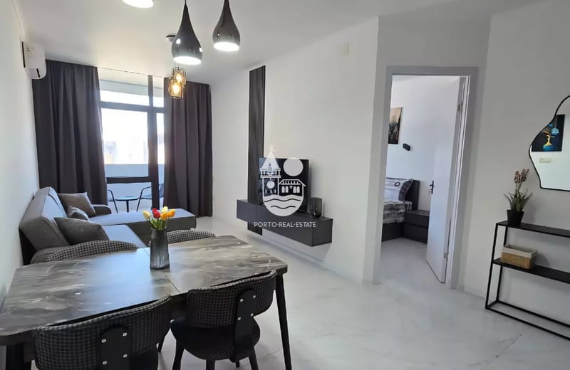 Location à long terme — nouvel appartement 1+1 avec vue mer et montagne à Batoumi