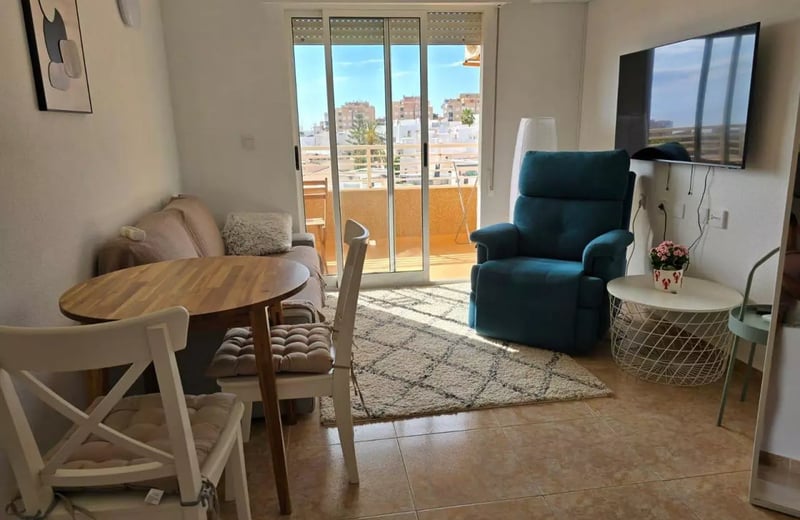 Long-term rental of a sea-view apartment in Torrevieja, Spain