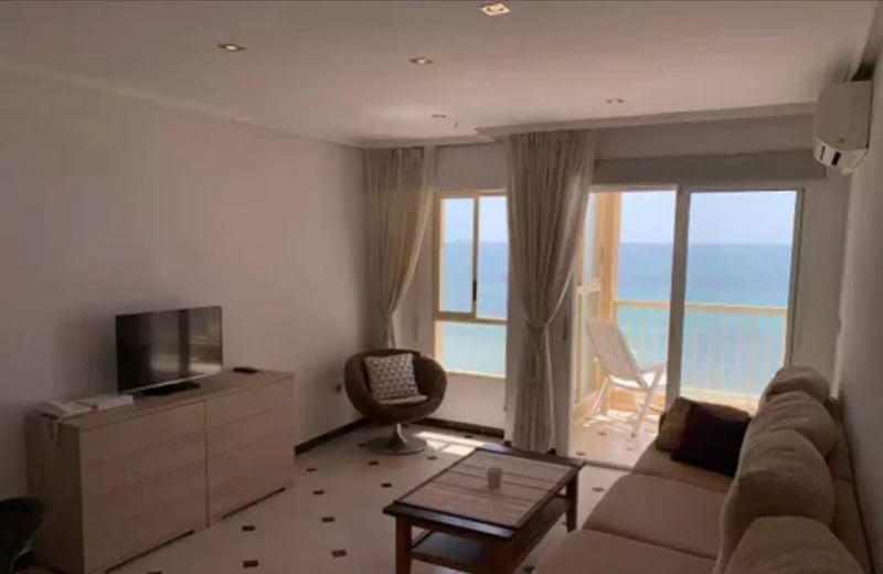 Langzeitmiete – 140 m² große Wohnung mit Meerblick in Torrevieja