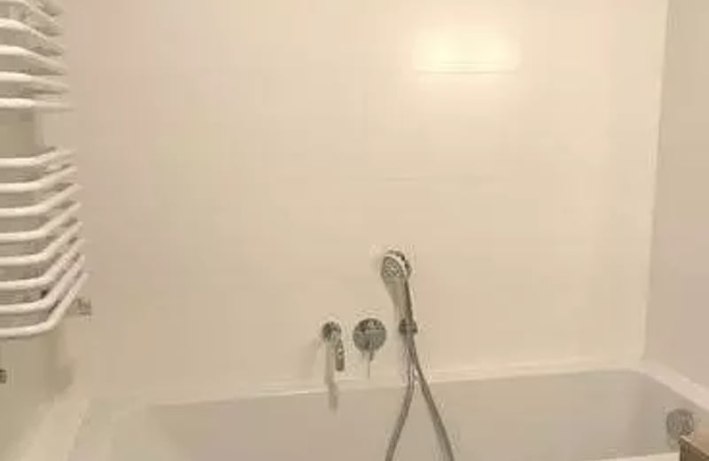 Alquiler a largo plazo de un apartamento de 54 m² y 3 habitaciones en la calle Konstruktorska, Varsovia, Polonia, con balcón y aparcamiento