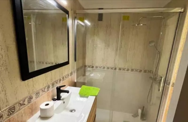 Долгосрочная аренда квартиры 94м² с 3 спальнями в центре Торревьехи после ремонта