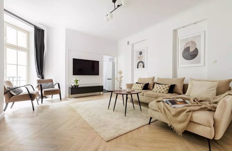 Long-term rental 70m² apartment with storage room on Śródmieście, Warsaw, Poland