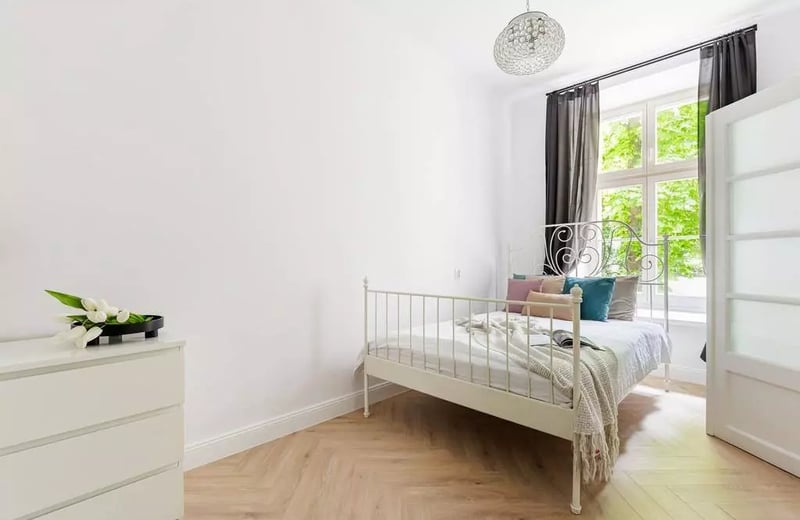 Long-term rental 70m² apartment with storage room on Śródmieście, Warsaw, Poland