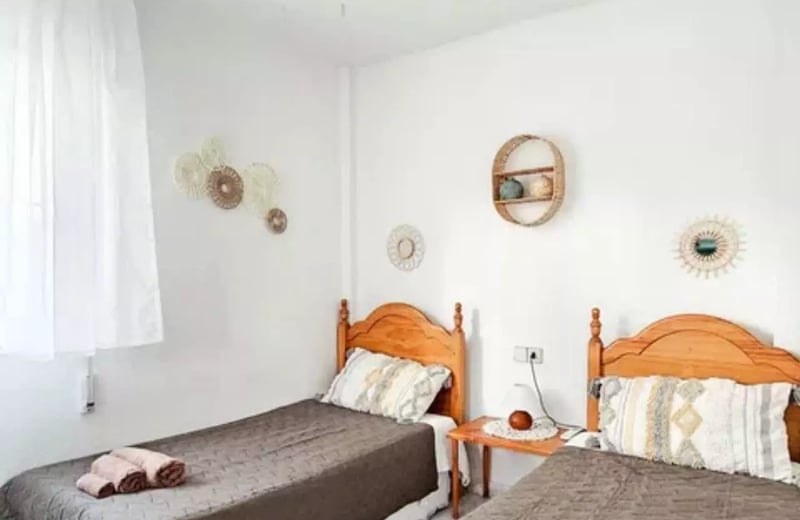 Долгосрочная аренда в Торревьехе, Испания уютный таунхаус 80 м² в закрытой урбанизации с 3 спальнями, террасой, балконом и парковкой