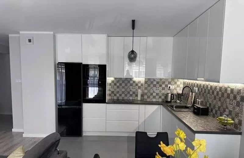 Long-term rental of a 3-room apartment, 65 m² in Krakow, Poland