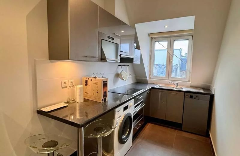 Long-term rental of a studio, 25 m² in Paris, France