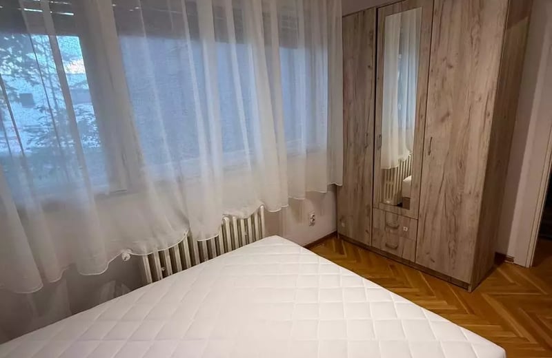 Langzeitmiete einer 2-Zimmer-Wohnung mit 43 m² in Belgrad, Serbien