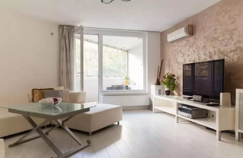 Langzeitmiete einer 3-Zimmer-Wohnung mit 95 m² und Loggia in Bratislava, Slowakei