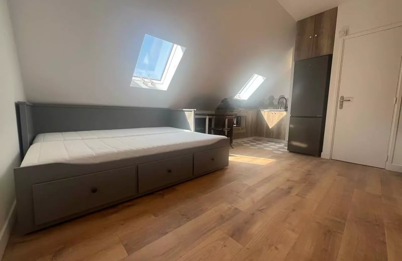 Long-term rental of a 20m² studio in Paris, France