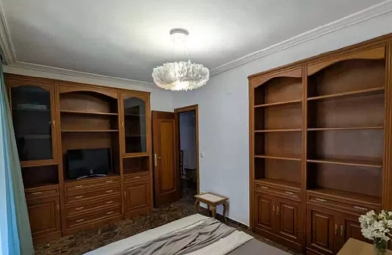 Long-term rental 3-bedroom apartment in Alicante, Spain