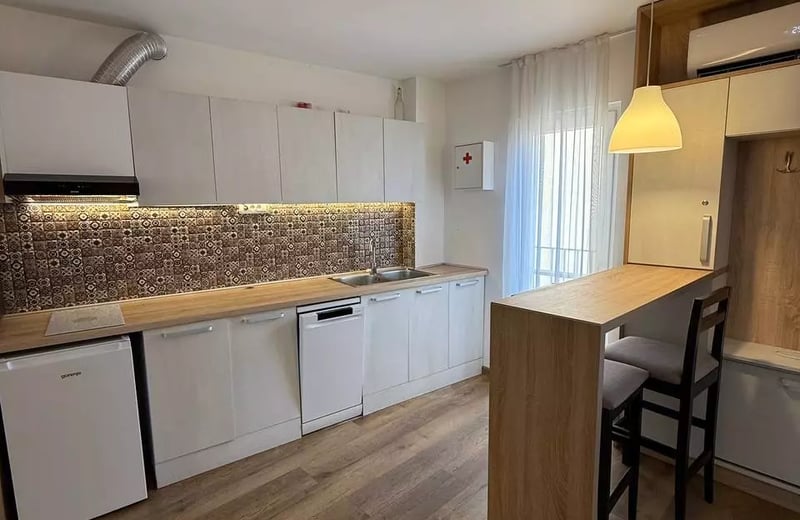 Долгосрочная аренда 3-комнатной квартиры 80 м² в центре города, Белград, Сербия