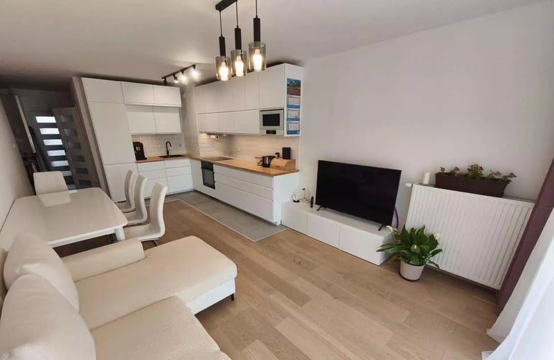 Location longue durée d’un appartement 4 pièces 80m² avec grand balcon à Jagodno, Wrocław, Pologne