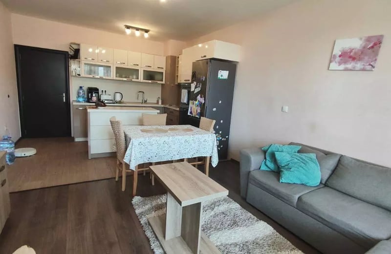 Langfristige Vermietung einer 3-Zimmer-Wohnung mit Parkplatz im Stadtteil Văzrazhdane 1, Warna, Bulgarien
