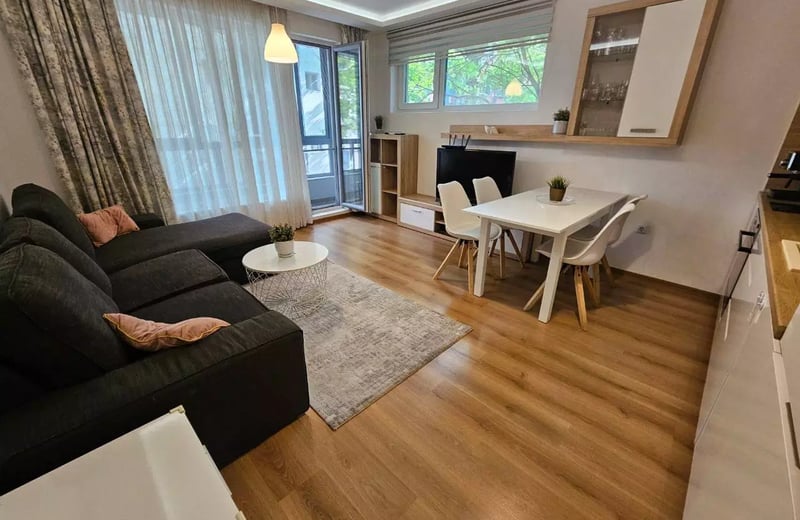 Location longue durée d’un appartement 3 pièces dans le centre de Bourgas, Bulgarie