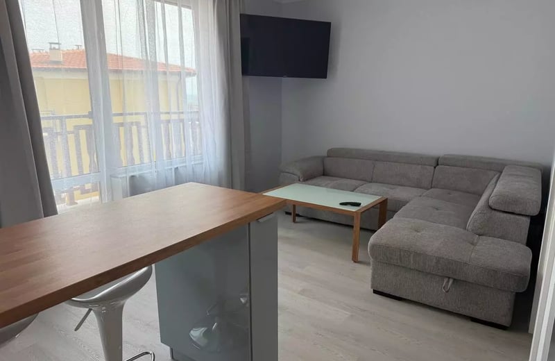 Alquiler a largo plazo de un piso de 2 habitaciones de 68 m² en Varna, Bulgaria