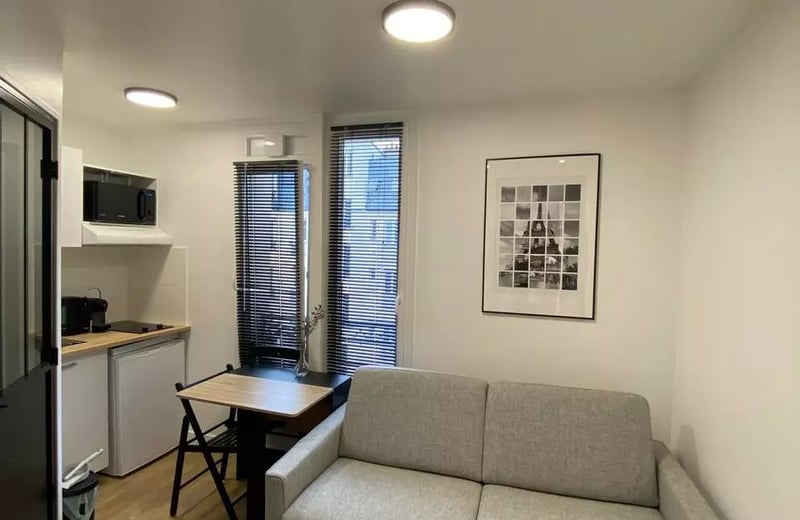 Long-term rental of 12 m² studio, 15th arrondissement, Paris, France
