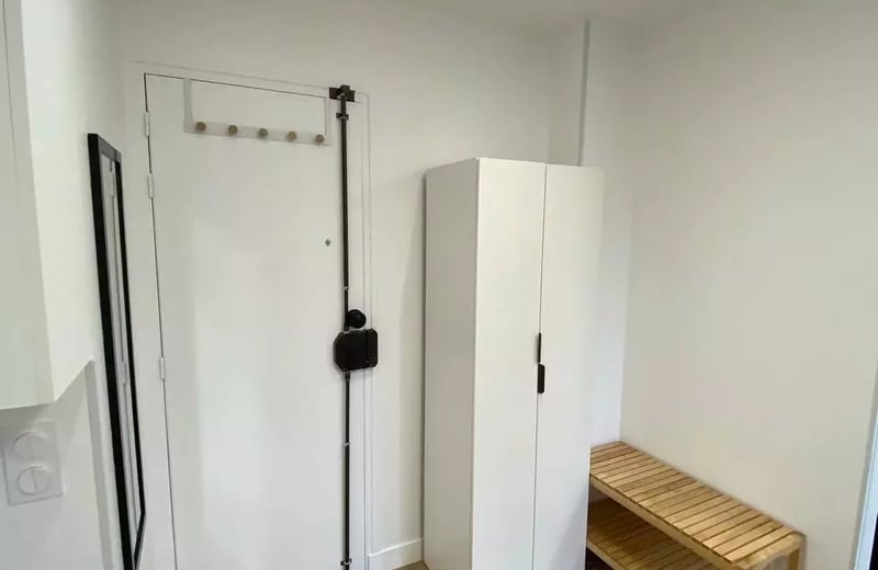 Long-term rental of 12 m² studio, 15th arrondissement, Paris, France