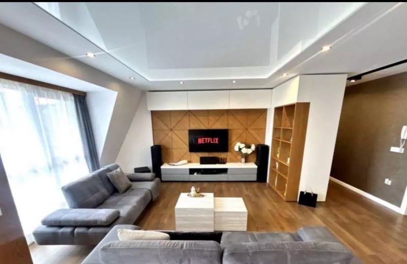 Langzeitmiete 4-Zimmer-Wohnung — Varna, Park Vazrazhdane, Bulgarien