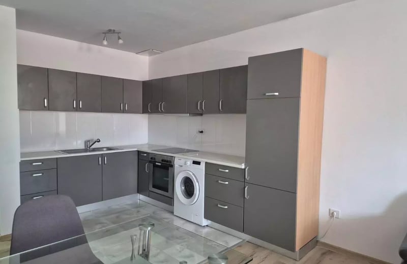 Langzeitmiete 3-Zimmer-Wohnung, Kolhozen-Pazar-Viertel, Varna, Bulgarien