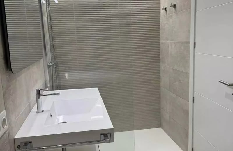 Alquiler a largo plazo apartamento de 3 dormitorios, 120 m², zona Benalúa, Alicante, España