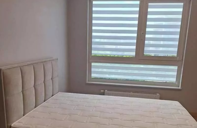 Location longue durée d’un appartement 4 pièces de 78 m² au centre de Cracovie, Pologne