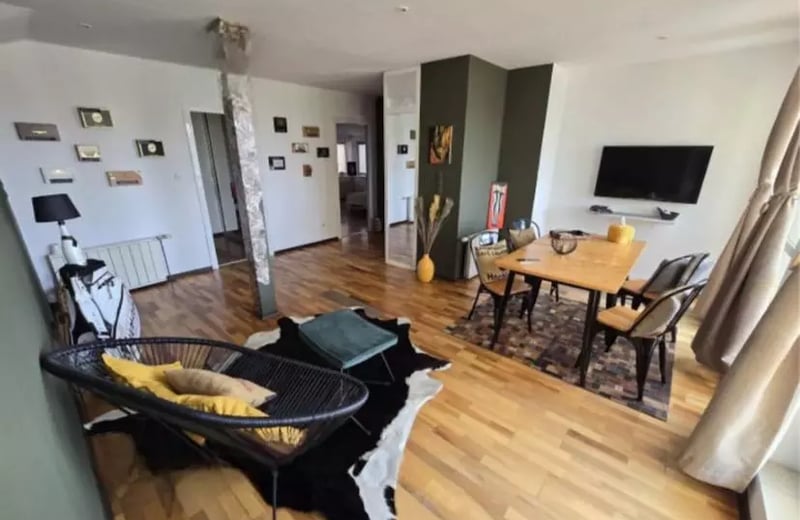 Long-term rental of 4-room apartment in the center of Varna, Bulgaria