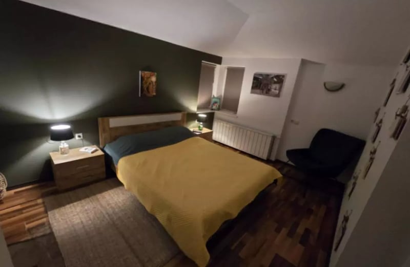 Long-term rental of 4-room apartment in the center of Varna, Bulgaria