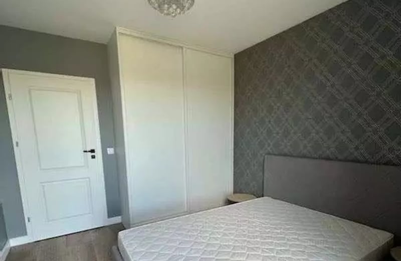 Location longue durée d’un appartement de 42 m² dans le quartier Krzyki, Wrocław, Pologne