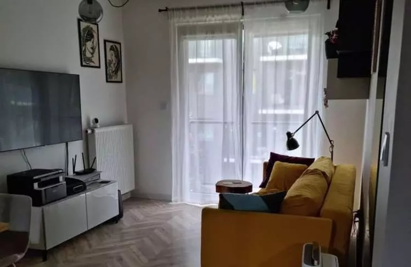 Location longue durée d’un appartement de 40 m² dans le quartier Kępa Mieszczańska, Wrocław, Pologne