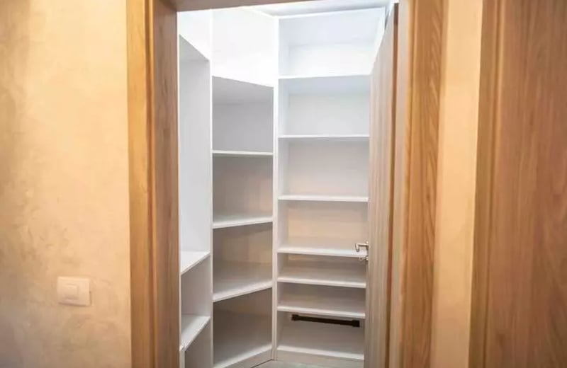 Location longue durée d’un appartement studio 2 pièces dans le quartier Tractorul, Brașov, Roumanie