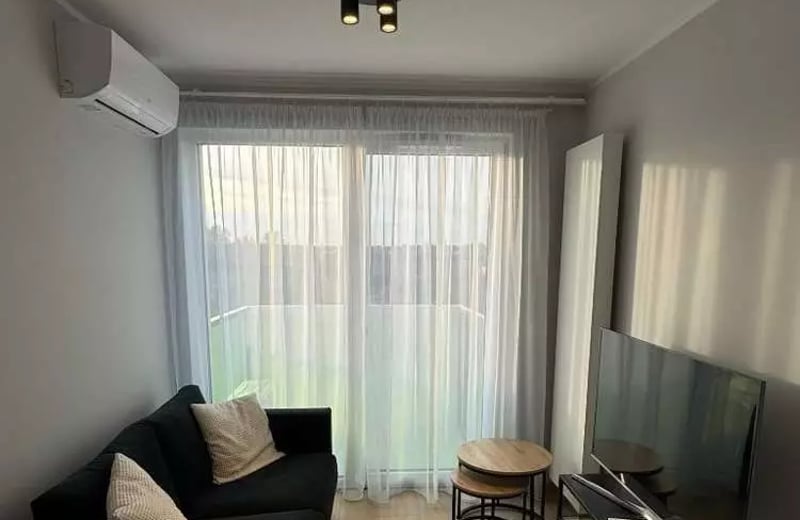 Location longue durée d’un appartement 2 pièces 32 m², quartier Jagodno, Wrocław, Pologne